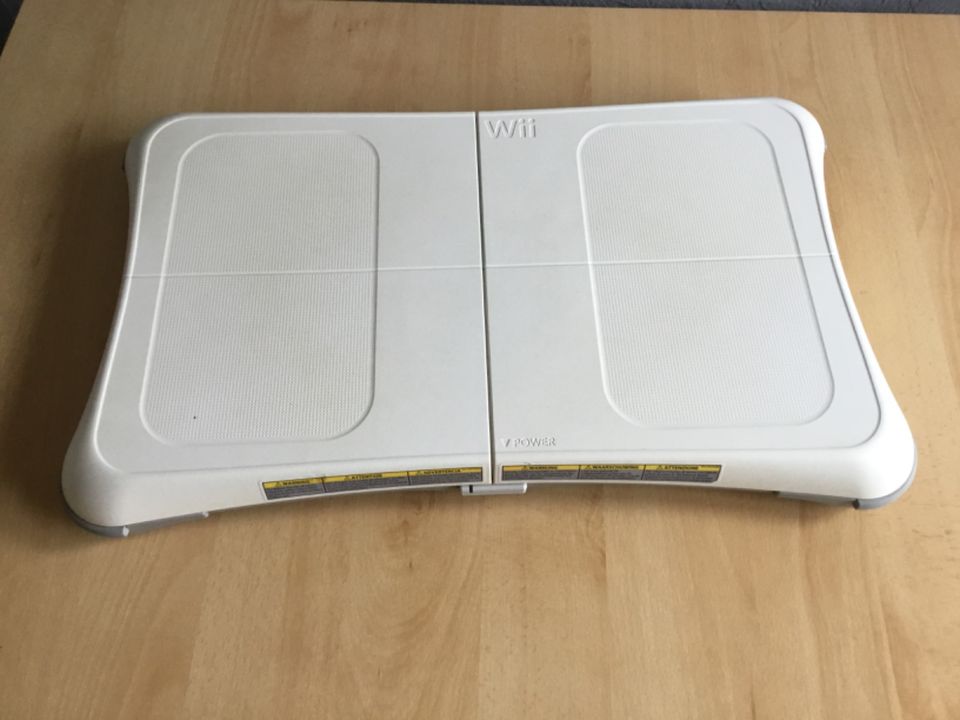 Nintendo Wii Nunchuck/Nintendo Wii Balannce Board /Top Zustand in Kiel