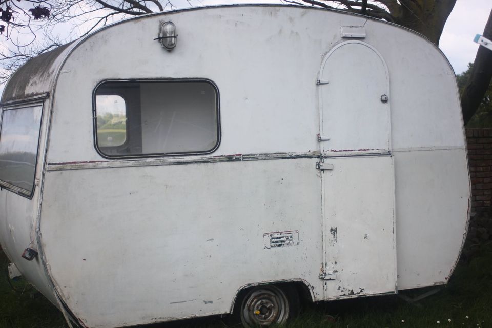 Oldtimer Wohnwagen mit Papieren zum Restaurieren BJ 1967 in Weeze