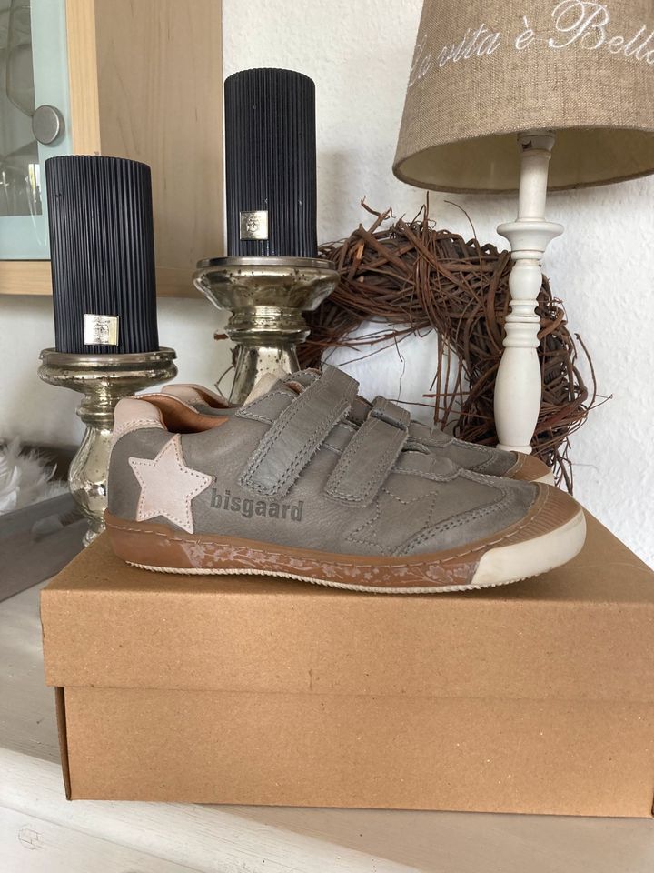 Bisgaard grey Gr 32 wie neu in Berne