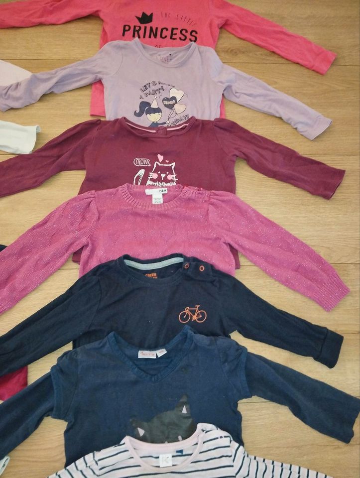 68 tl Kleidungsset 86 92 Kleiderpaket Kinderkleidung baby Mädchen in Oberhausen