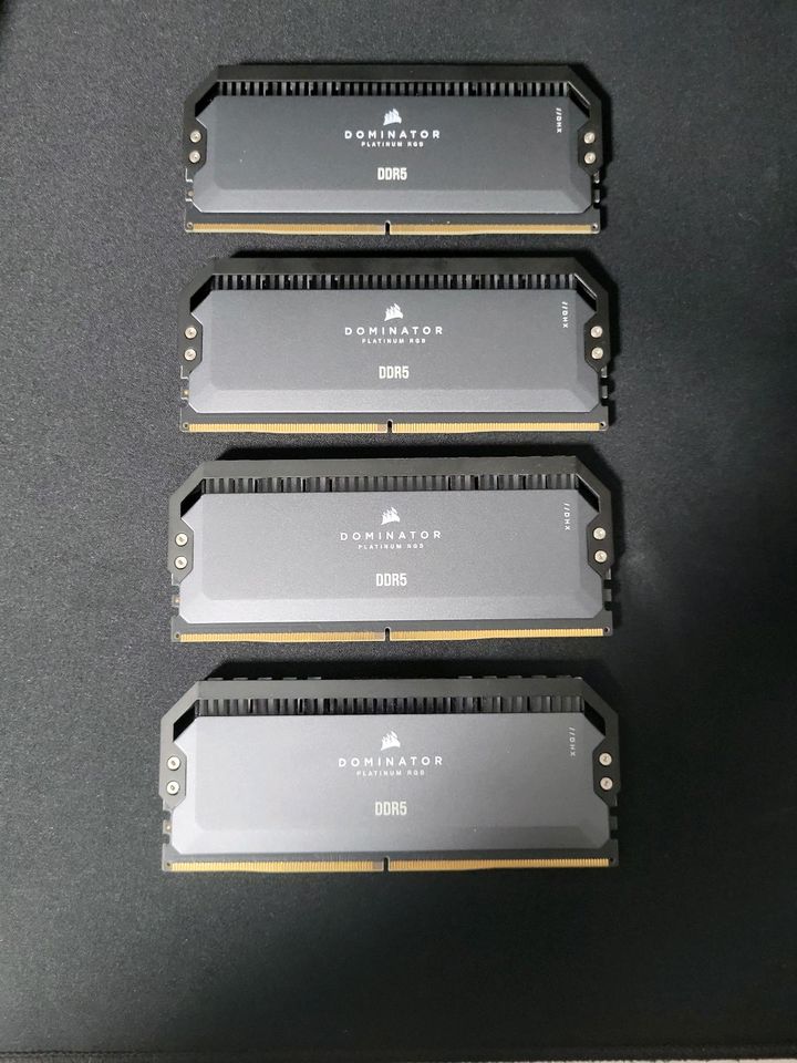 4x 16GB Corsair Dominator DDR5 6000MHz in Enkenbach-Alsenborn