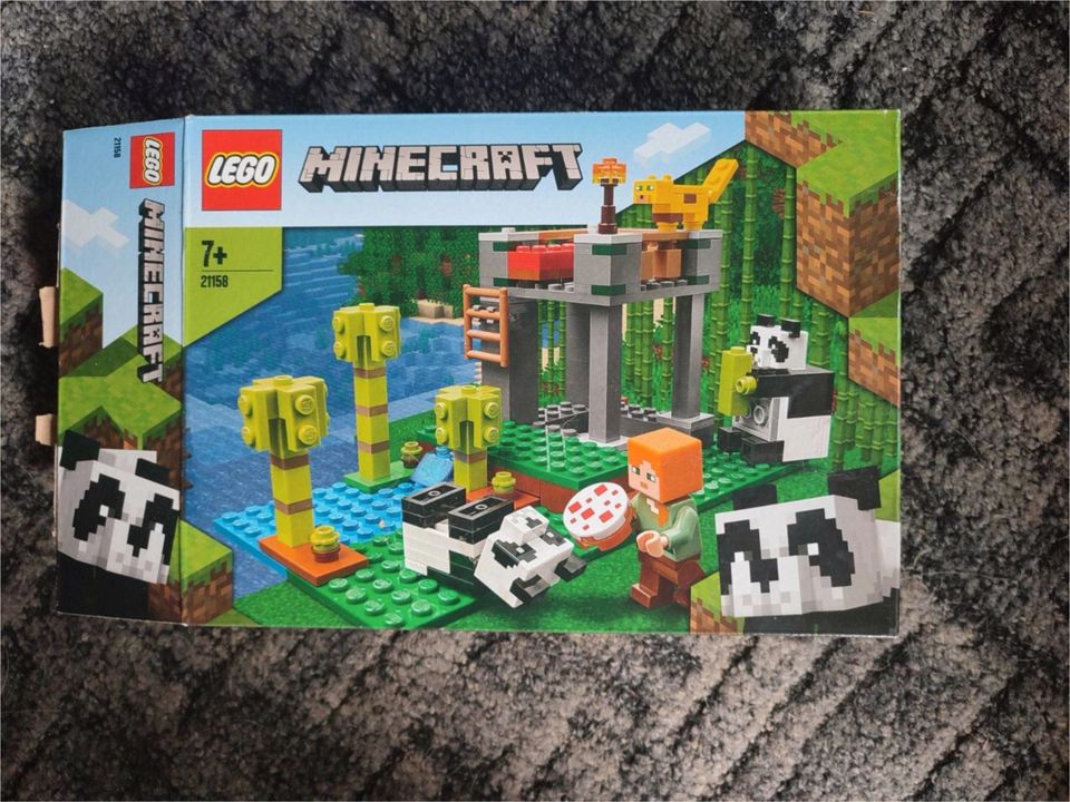 Lego Minecraft 21158 + 3 Pandas in Neuss