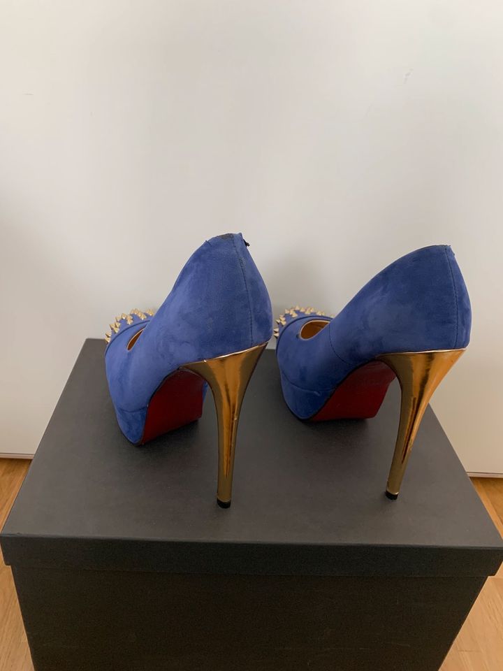 Blaue High Heels mit Spikes von Belle Women in Berlin