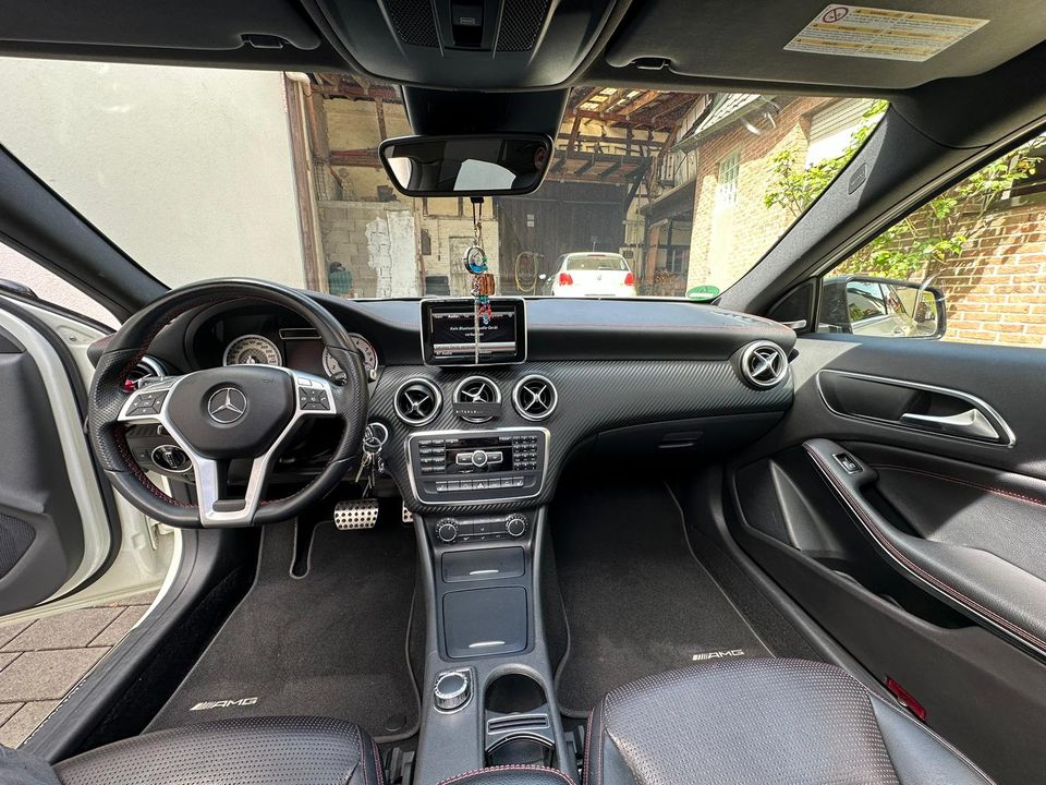 Mercedes-Benz A-Klasse 200 W176 AMG TÜV NEU in Schönaich