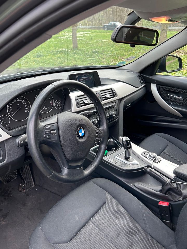 BMW 320i F30 Eff. Dynamics // Automatik // 8fach in Wesertal