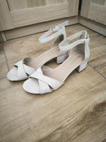 Sandalen Braut Hochzeit Ivory Gr. 40 Brandenburg - Bernau Vorschau