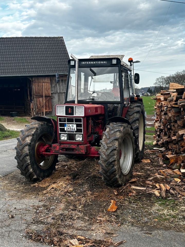 Ihc 844s mit Allrad in Overath