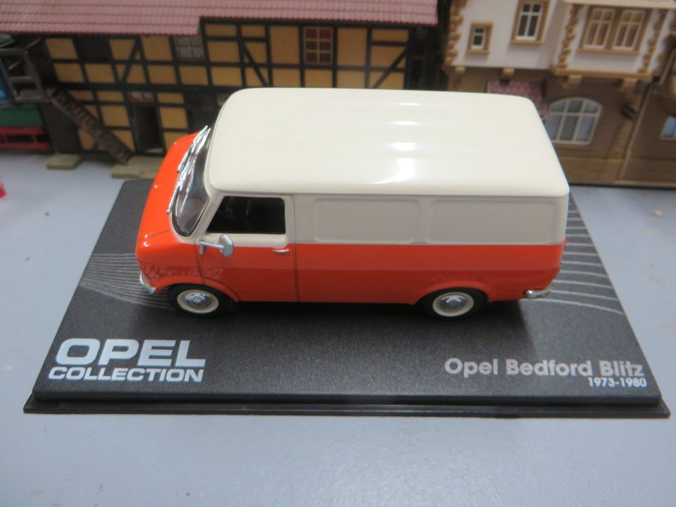 OPEL BEDFORD BLITZ ...ATLAS VERLAG  1:43  ...FÜR 12 € in Essen