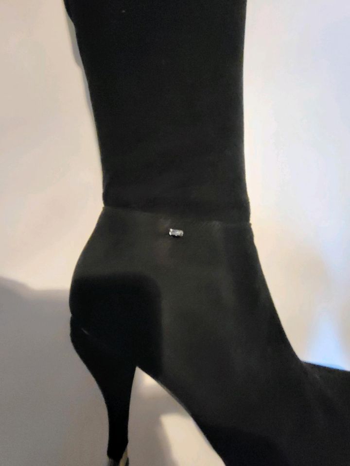 SPORTMAX♡OVERKNEE STIEFEL♡ECHTLEDER♡SCHWARZ♡Gr.37♡NP 150,-♡SEXY♡♡ in Weil am Rhein