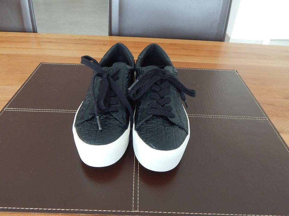 Calvin Klein Sneaker Schuhe Janika schwarz Gr. 37 in Untergriesbach