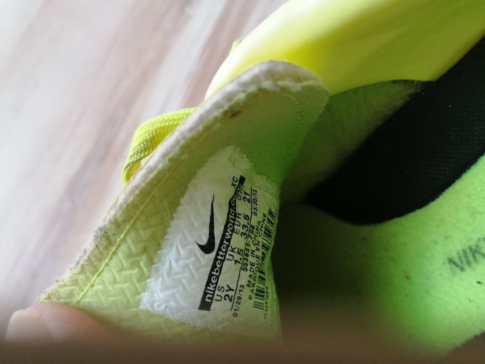 Nike Fußballschuhe Mercurial mit Nocken Gr. 33,5 in Rudersberg