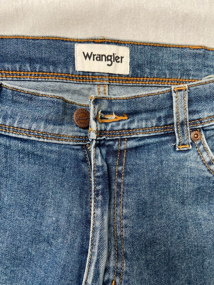 Wrangler jeans W33 L30 in Kornwestheim