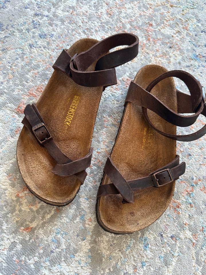 Birkenstock Yara Echtleder Geölt Zehentrenner Knöchelsandale in Berlin