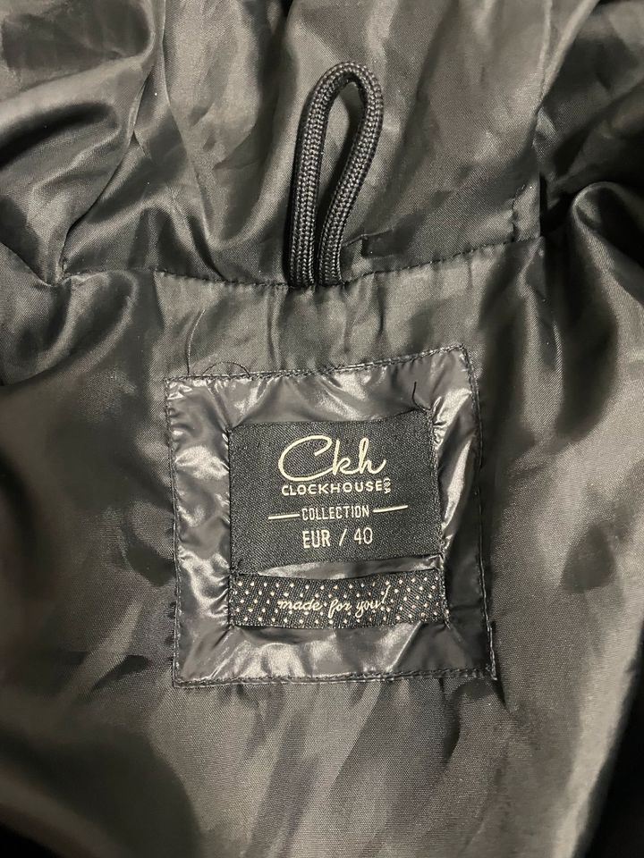 Neuwertig! C&A Schwarze Jacke Daunenjacke Mantel Übergangsjacke in Berlin