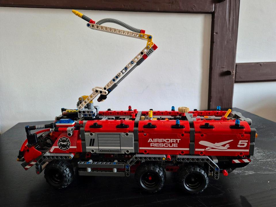 Lego Technic 42068 Flughafen Feuerwehr in Dortmund