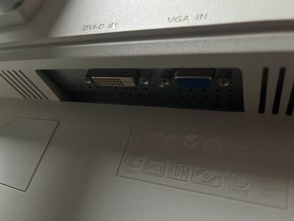 Acer 50 Zoll Monitor in Denzlingen