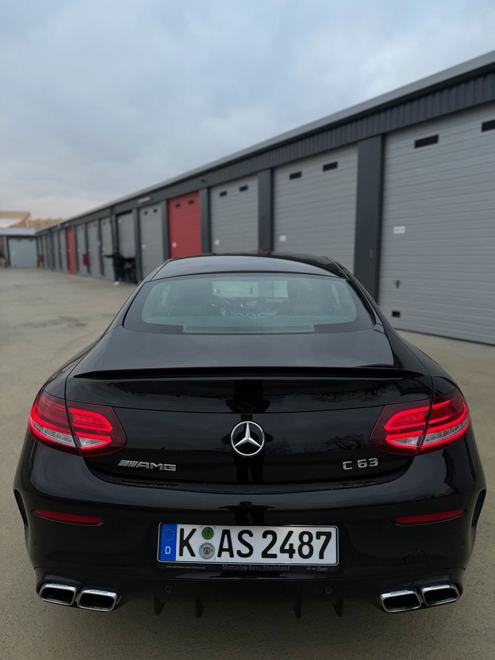 Mercedes Benz C63 AMG mieten Köln / Hochzeitswagen mieten in Köln