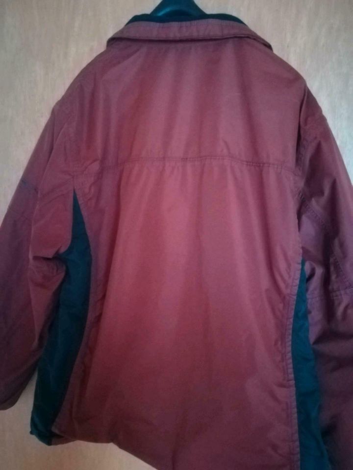 Herren Jacke rot schwarz Grösse XL in Wildflecken