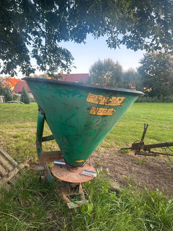 Düngestreuer Streuer Saatgut ( Deutz Fendt IHC Hanomag )Schlepper in Bad Berneck i. Fichtelgebirge