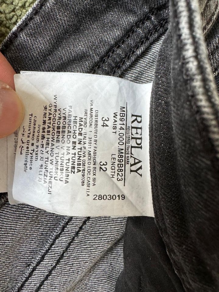 NEU Replay Jeans Hose Herren Männer MB914.000.MB89B823 34/32 in Berlin