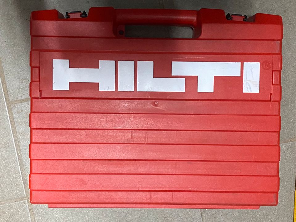 Hilti Werkzeugkoffer universal gebraucht SF 121-A in Bernhardswald