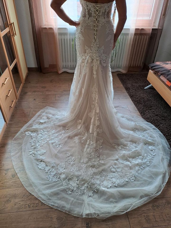 Brautkleid / Hochzeitskleid in Lienen