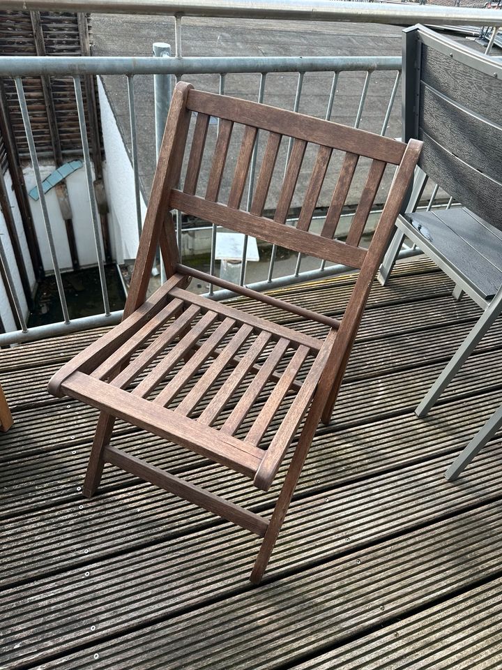 Gartentisch + Stühle Ikea in Andernach