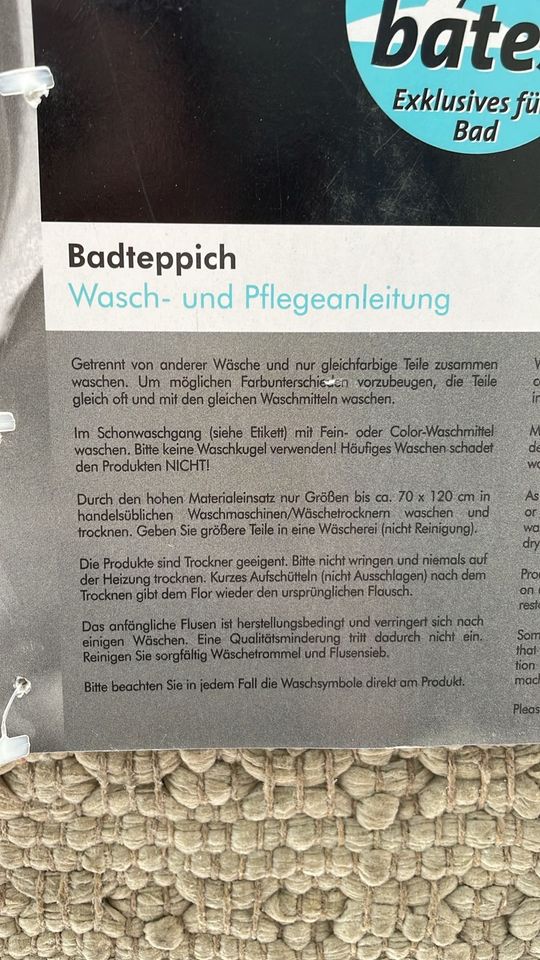 Badteppich in Steinen