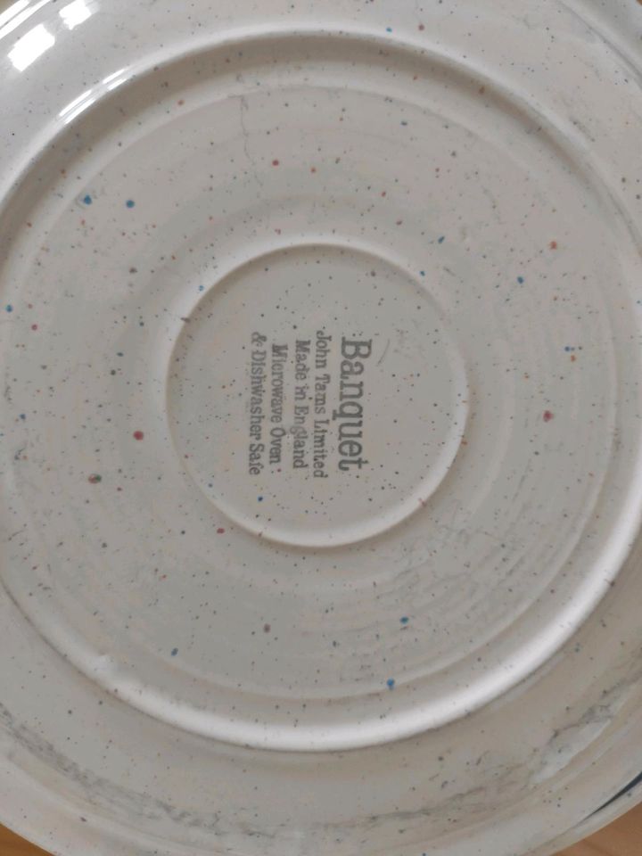 Keramik Geschirr 15-teilig Englische Herstellung in Buchbrunn