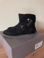 Schuhe / Boots von UGG - Karisa  schwarz, Gr. 38 Hessen - Hanau Vorschau