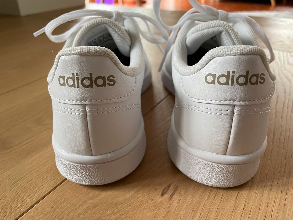 Adidas Sneaker Grand Court Größe 36 Mädchen Damen wie NEU in Wolfratshausen