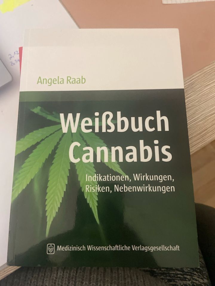 Buch: Weissbuch cannabis in Potsdam