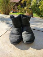 Original UGG Boots Gr 38 schwarz Schleife mini Hessen - Eppertshausen Vorschau