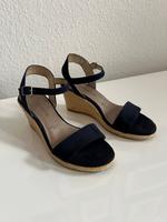 Tamaris Riemchen Sandalette, Keilabsatz, blau, Gr. 38 Bremen-Mitte - Ostertor Vorschau