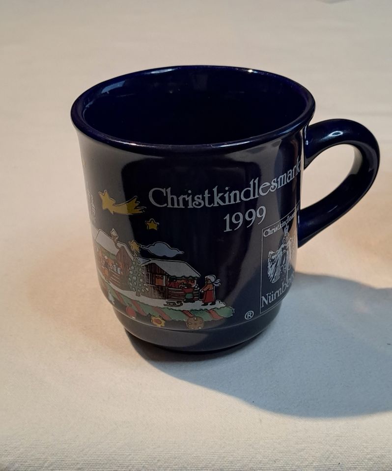 3 seltene  Weihnachtsmarkt Glühwein Tassen in Moraas