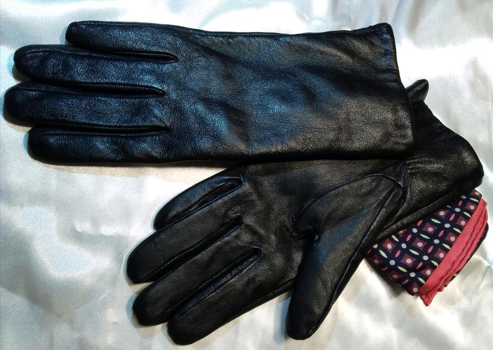 7 Größe Handschuhe aus Leder gefuttert ungetragen in Berlin