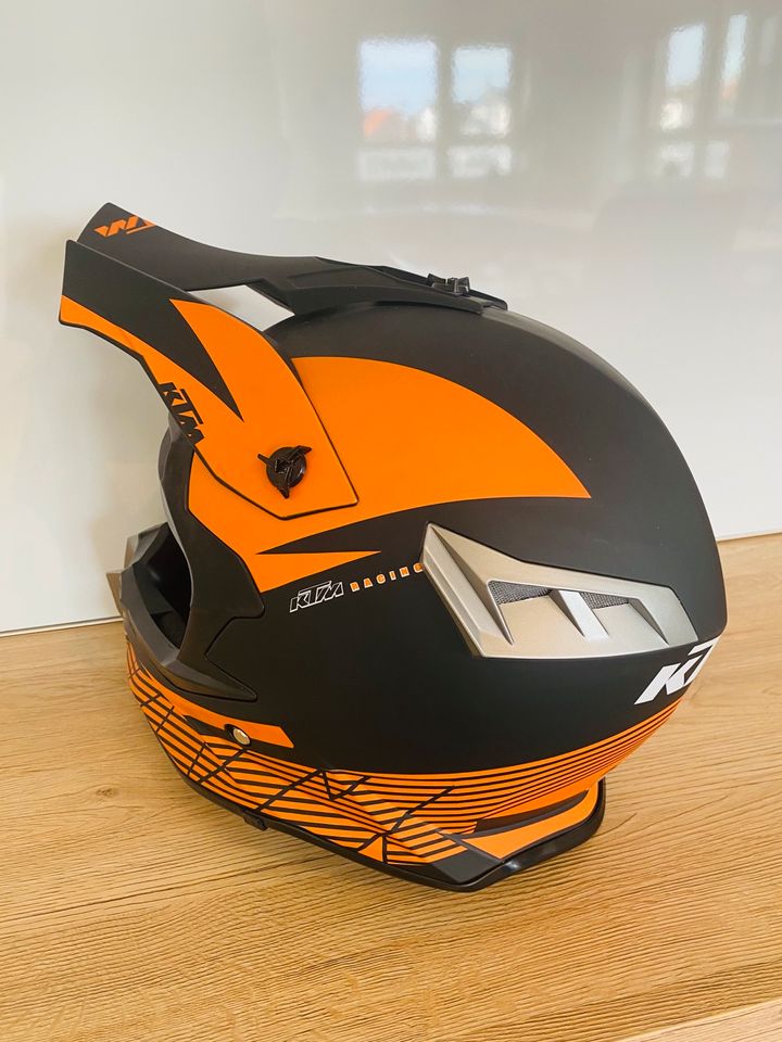 KTM Motocross Enduro Helm Gr. L Factory in Burg