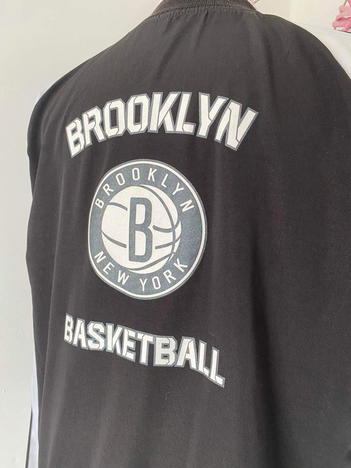 36 38 Adidas College nba Jacke Neu Brooklyn nets Basketball mj ku in Leverkusen