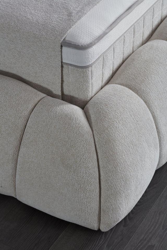 NEU Boxspringbett Tief Beige Creme Bettkasten Bett Matratze in Köln