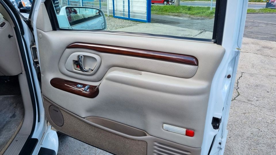 Cadillac wenig Kilometer, Klimaanlage, Anhängerkupplung in Berlin