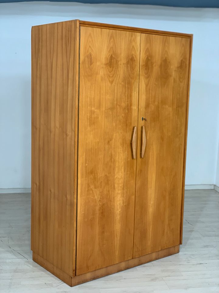 MID CENTURY HELLERAU KLEIDERSCHRANK SCHRANK WARDROBE VINTAGE in Berlin