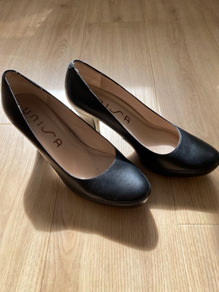 ❤️Unisa Damen Plateau Pumps Gr. 40 schwarz WIE NEU❤️ in Hünfeld