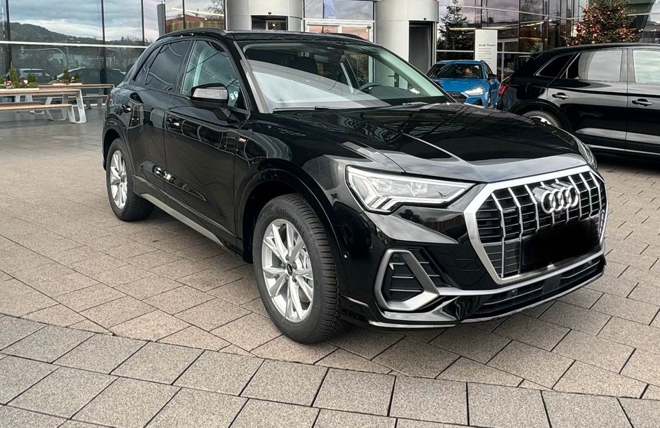 Audi Q3 40 TDI QUATTRO SLINE S TRONIC MYTHOS SCHWARZ GARANTIE in Ludwigsburg