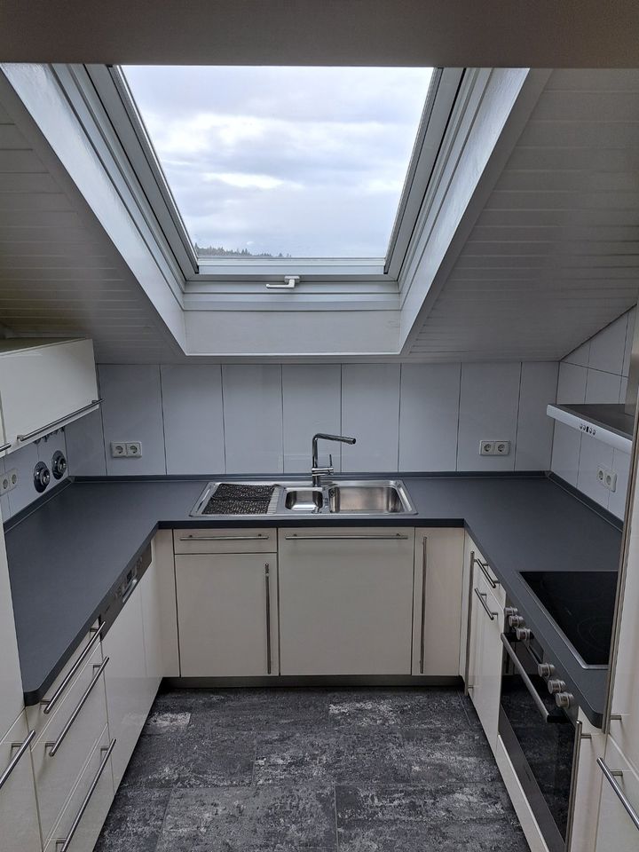 4 Zimmer-DG-Wohnung mit Traum-Aussicht & großem Panorama-Balkon in Pforzheim