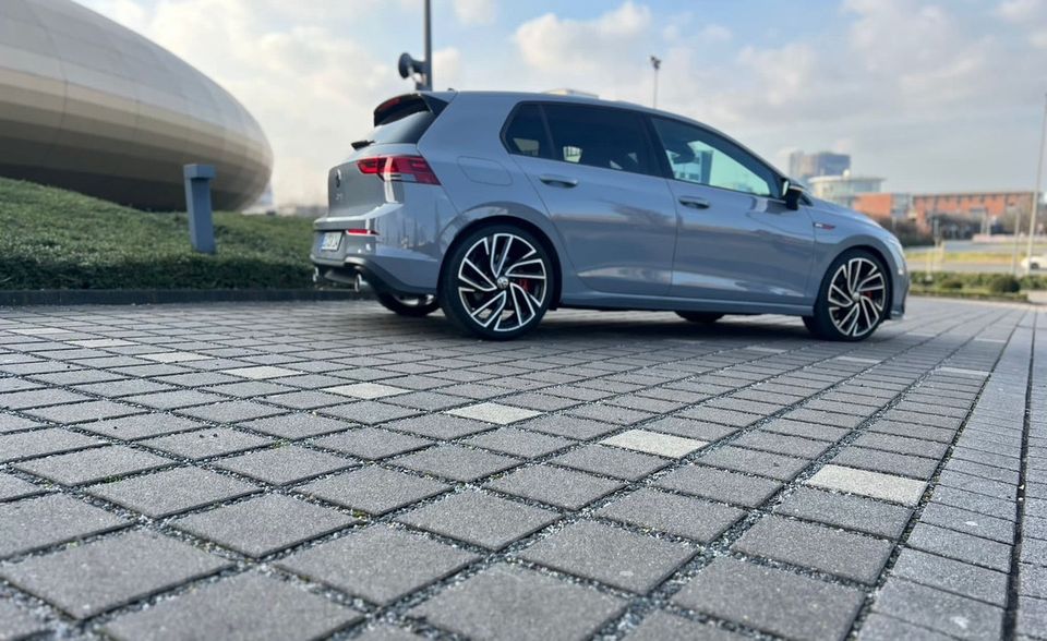 VW GOLF 8 GTI mieten Leihwagen Mietwagen Rent a car Langzeitmiete in Oberhausen