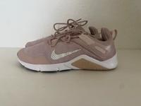 Damen Nike Training Turnschuhe Gr. 38,5 Mesh Sportschuhe Baden-Württemberg - Engen Vorschau