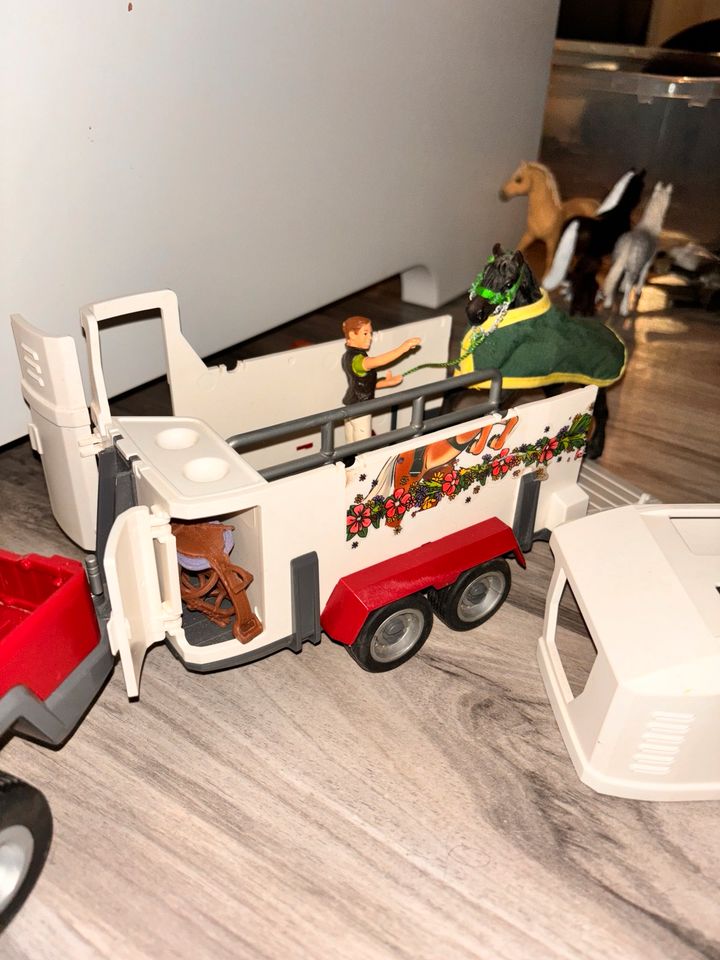 Schleich Horse Club Pick-up mit Pferdeanhänger 42346 in Dortmund