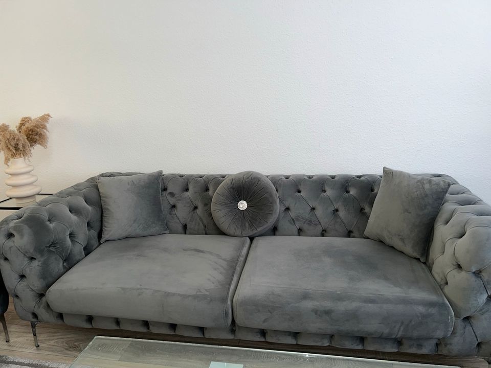 Sofa für wohn Zimmer mit zwei Stuhlen 3+3+1+1 in Bremerhaven