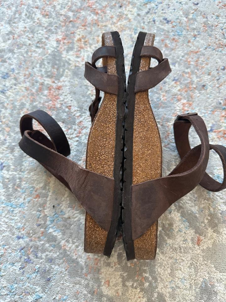 Birkenstock Yara Echtleder Geölt Zehentrenner Knöchelsandale in Berlin