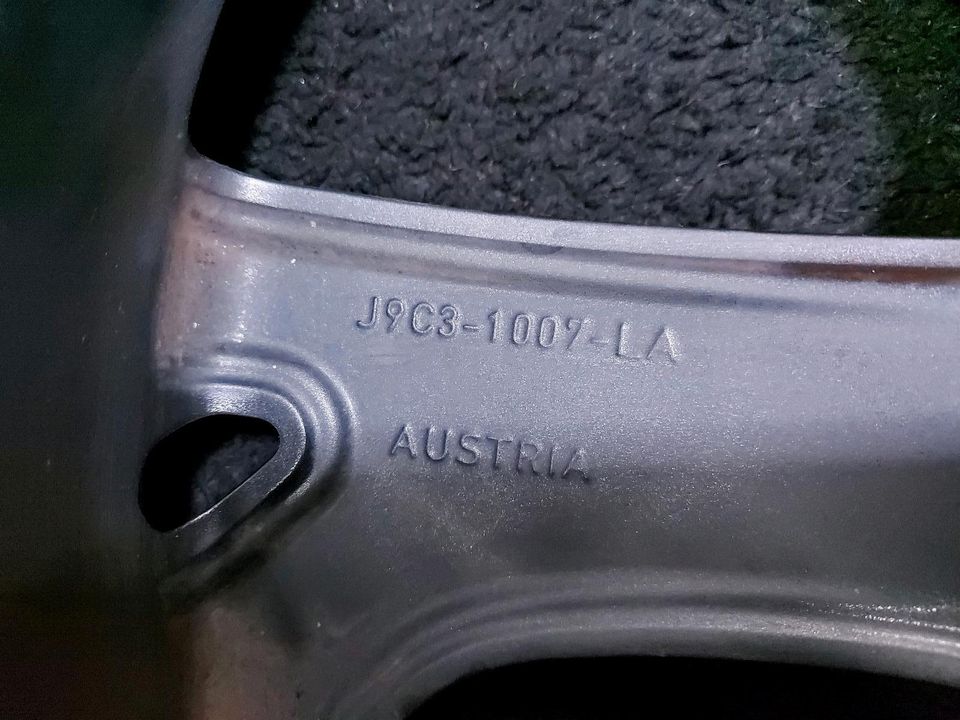 1x Jaguar E-Pace OEM Felge 20x8 20" 59995 J9C5343 J9C31007LA in Essen